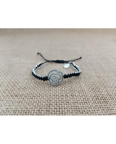 BRACELET MACRAMÉ WITH SPARKLING ROSES